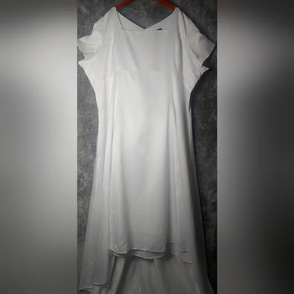 Calito White Wedding Dress - Picture 5 of 11